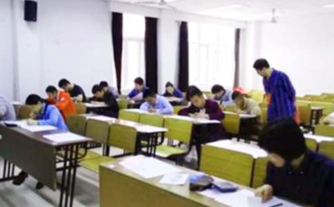 如何制定有效的篮球训练策略以提高球员表现_1
